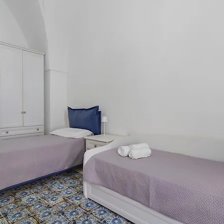 Dimora Collina 2 *
